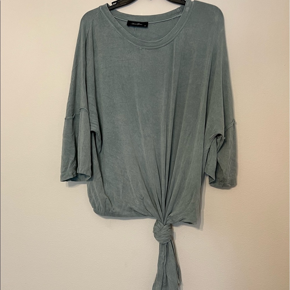 Blouse with front tie - size M